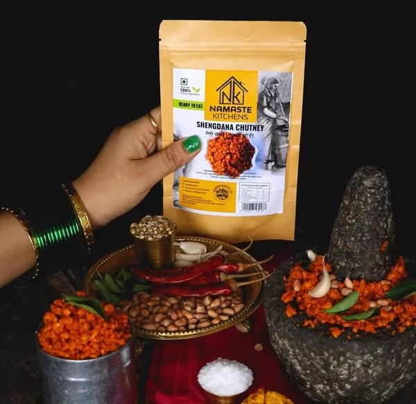 Namaste Kitchens Sholapur Shengdana Chutney - 250 gm