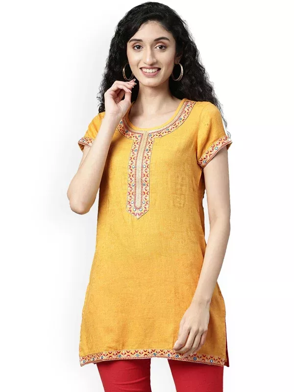 Souchii Yellow Embroidered Kurta - S